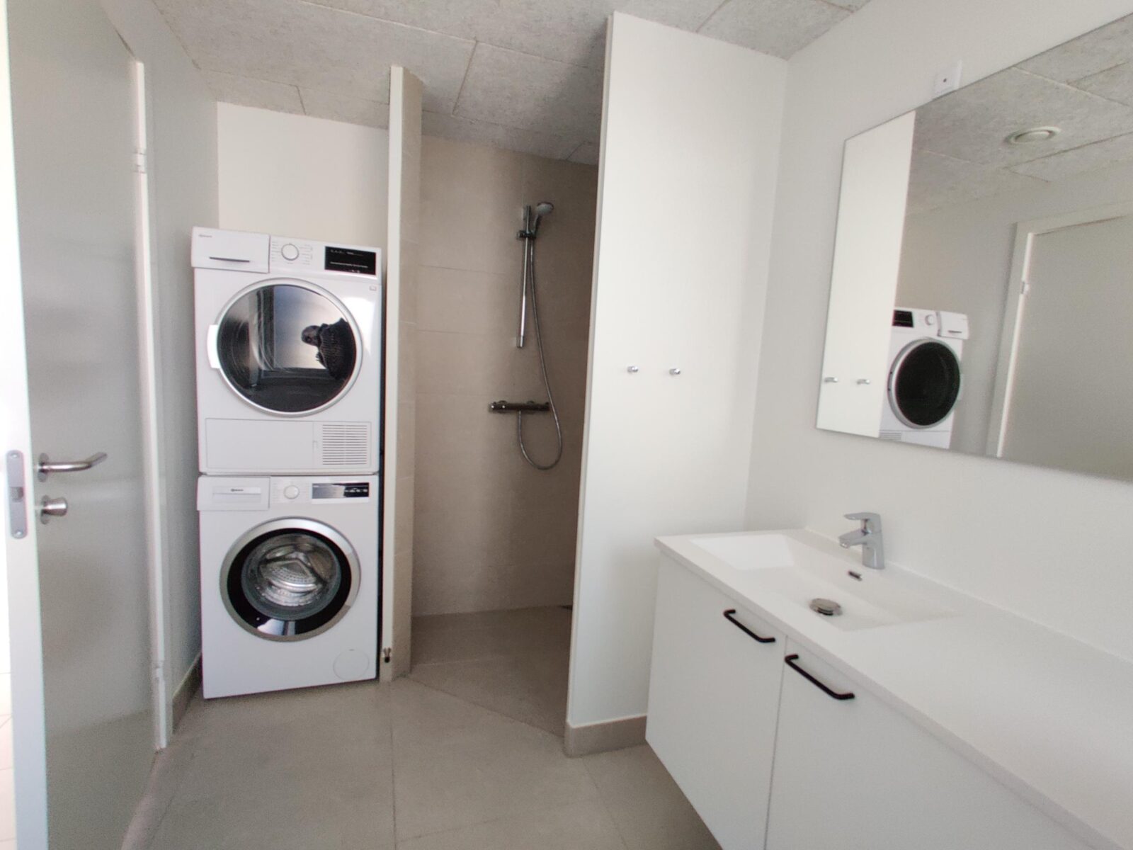 Bad og vaskesøjle | Lejebolig 3 værelser